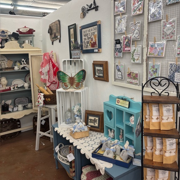 SOLD K Black Friday Sale Vintage Handcrafted Gifts Custom Wreaths LOCAL 🥰 Booth! - Picture 17 of 17